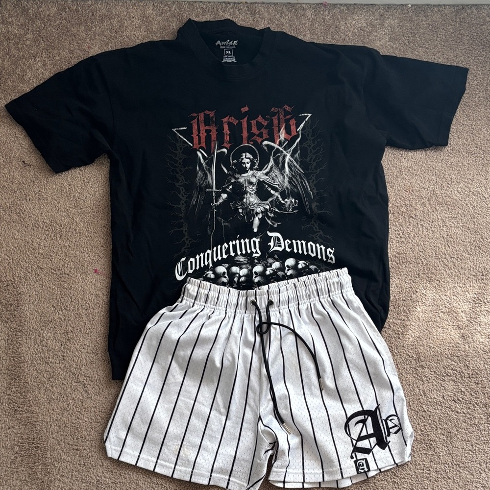 Graphic tee/ Striped Shorts Set -this is being sold together shorts - S Tee- XL